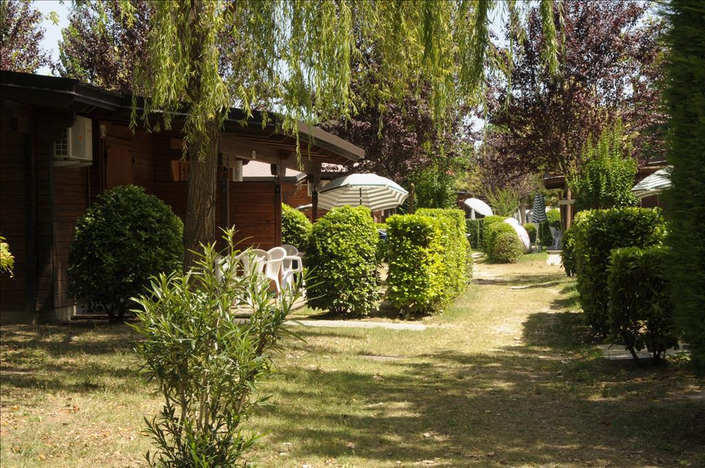 Camping  Adriano - Vialetto