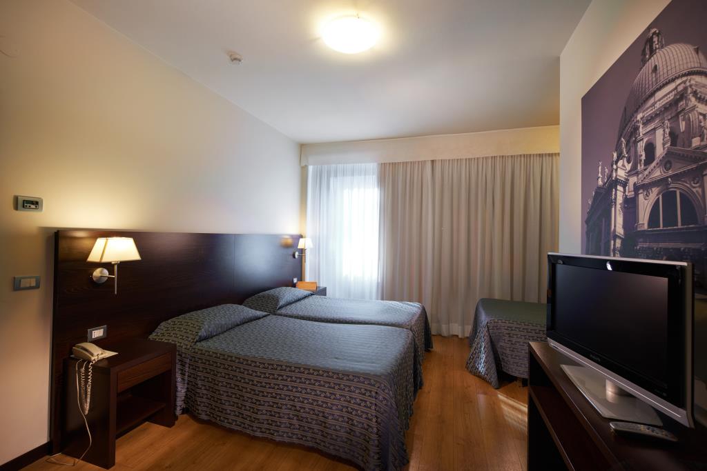 Hotel Ambasciatori e Delfino - Camera