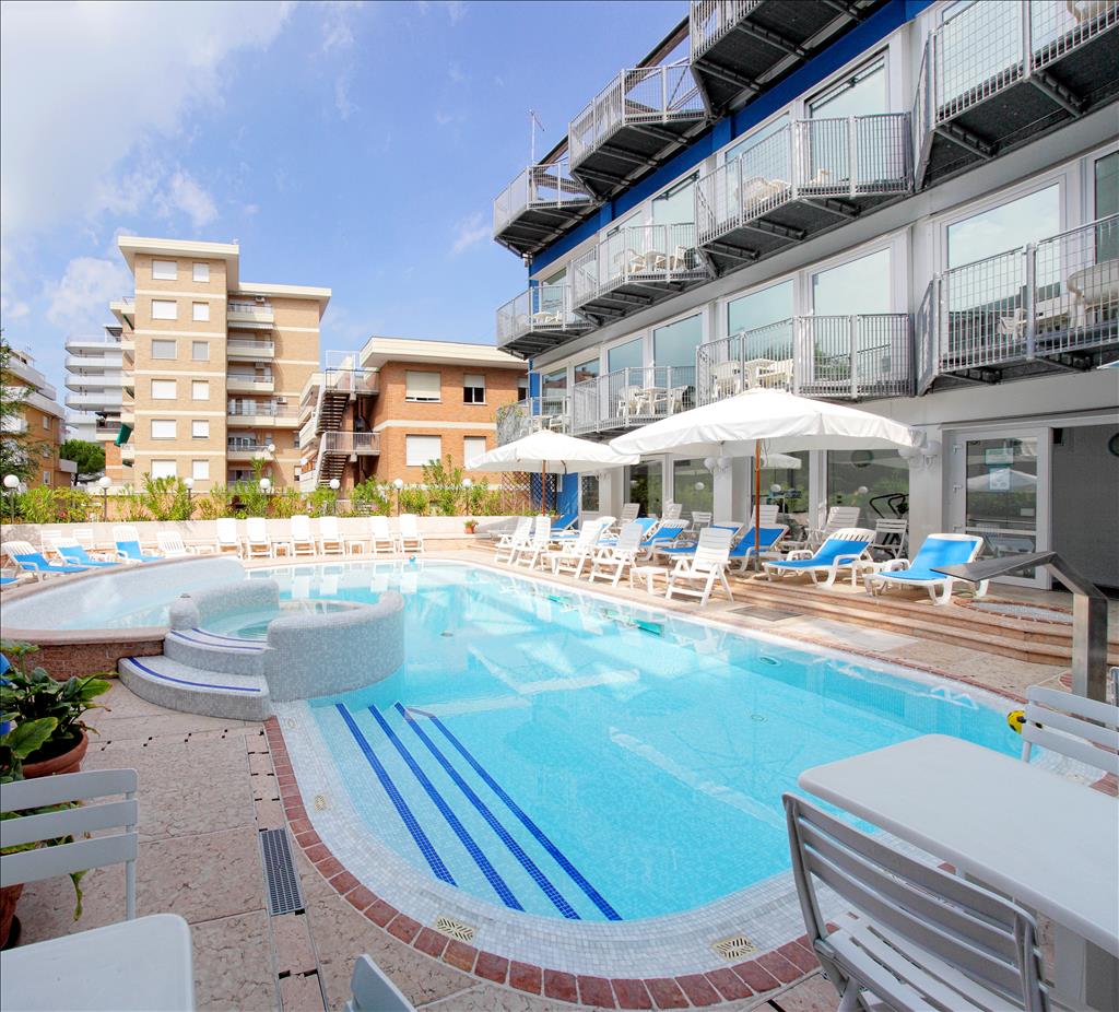 Hotel Astro - Piscina