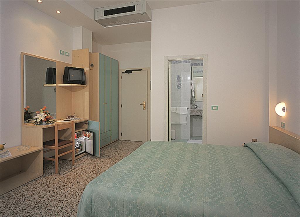 Hotel Aurora - CameraPrestige
