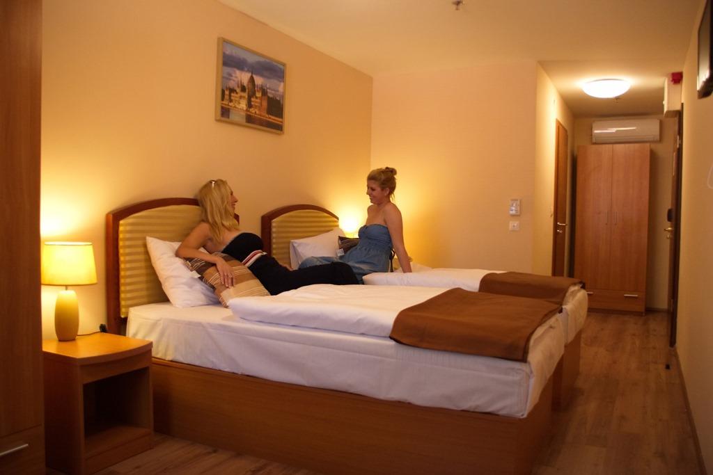 Hotel Budapest Six Inn - Camera