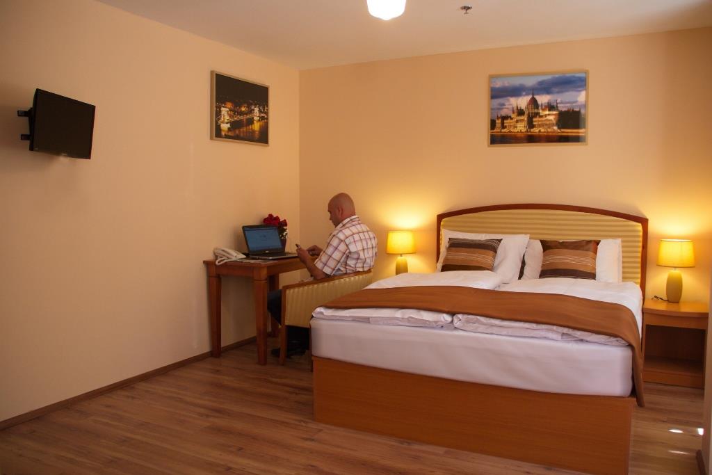 Hotel Budapest Six Inn - Camera