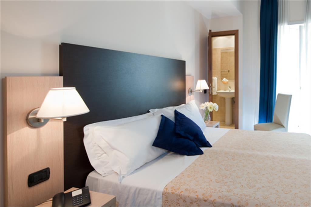 Hotel Club/ Diplomat (formula roulette) - Camera