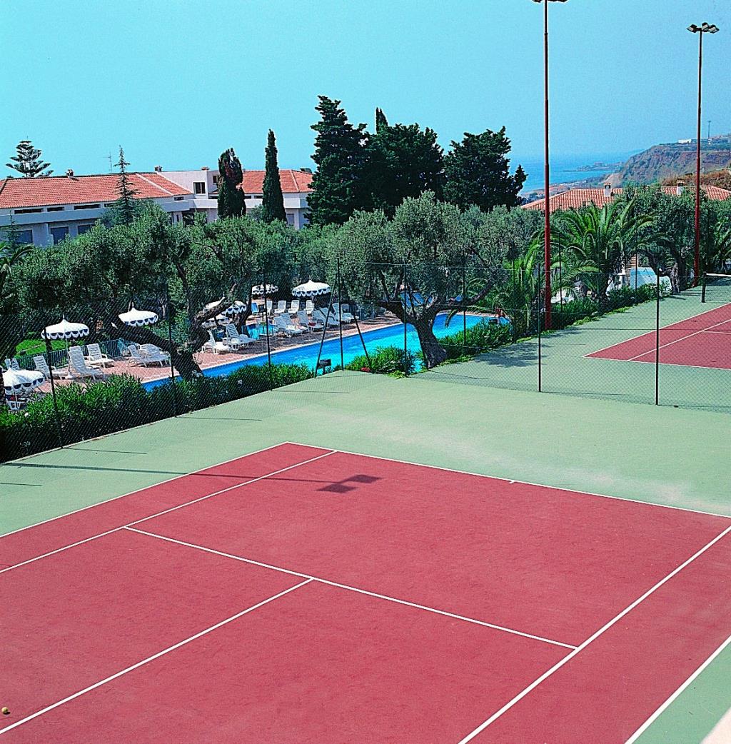 Hotel Club Residence La Castellana - CampoTennis