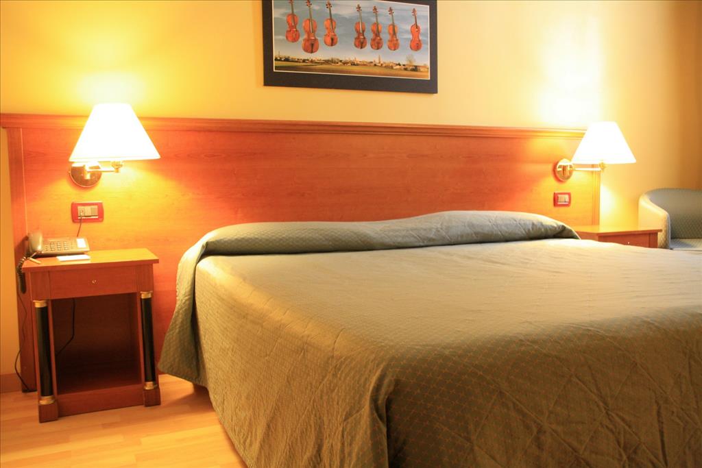 Hotel Cremona Hotels - Continental, Impero, Dellearti - Camera