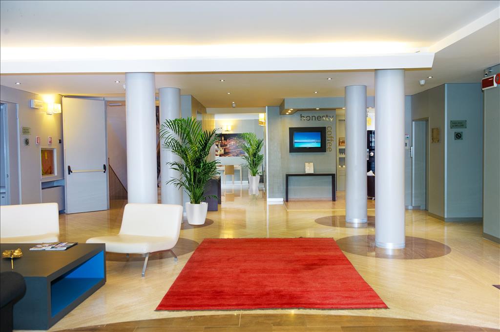 Hotel Executive - Hall