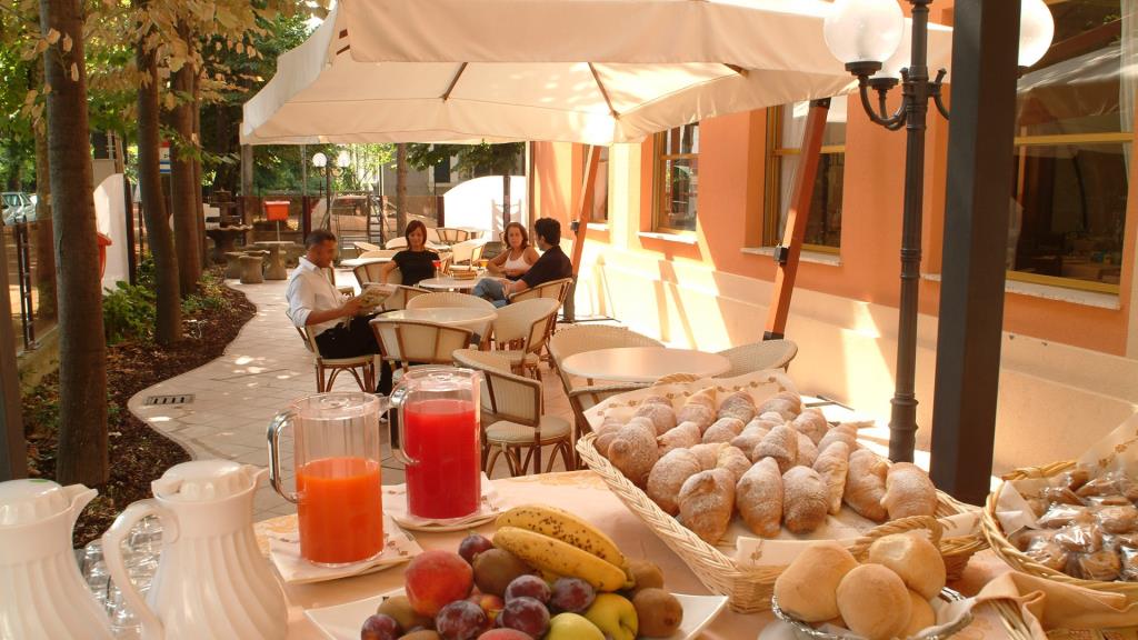 Hotel Fra i Pini - EsternoBuffet
