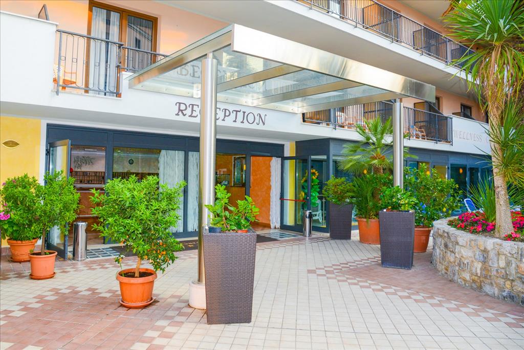 Hotel Garda Bellevue  - EntrataEsterno