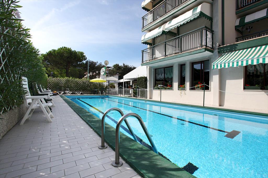 Hotel Hungaria - Piscina