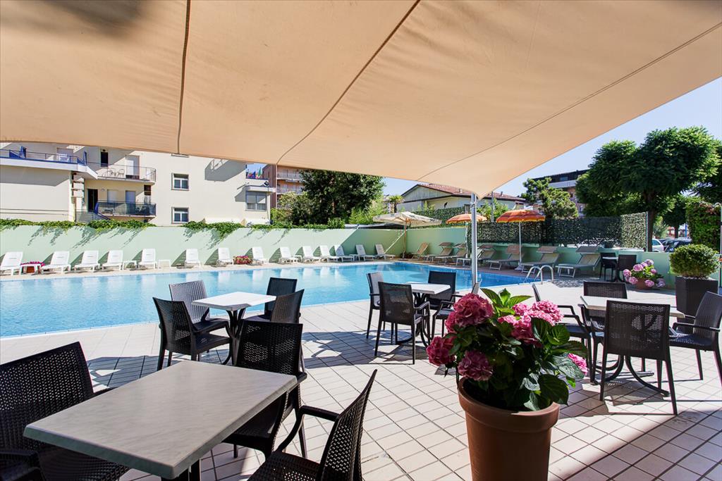Hotel Rock - Piscina