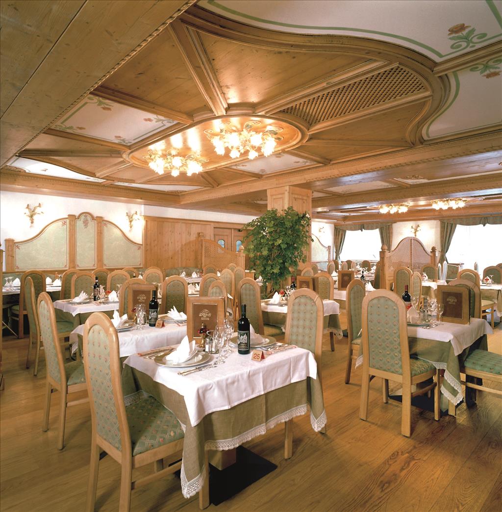 Hotel Soreghes Gran Chalet - CampitellodiFassa
