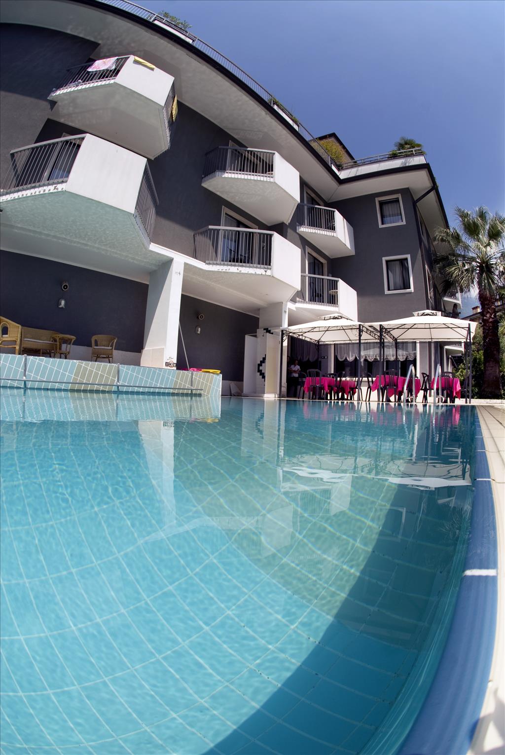 Hotel Villa Delle Rose - PiscinaEsterna