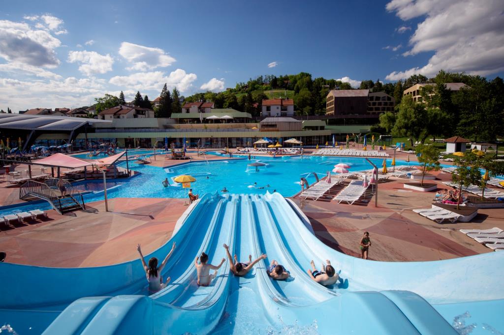 Hotel Well  - Piscina